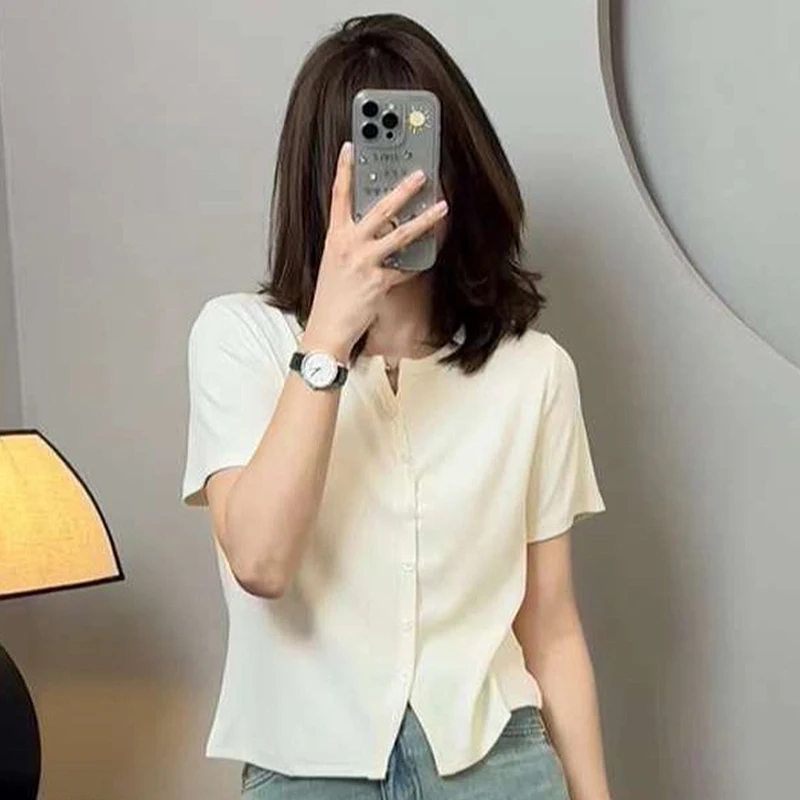 Letnia damska prosta czarna koszulka z krótkim rękawem, elegancka czarno-biała koszulka na okres żałobny.