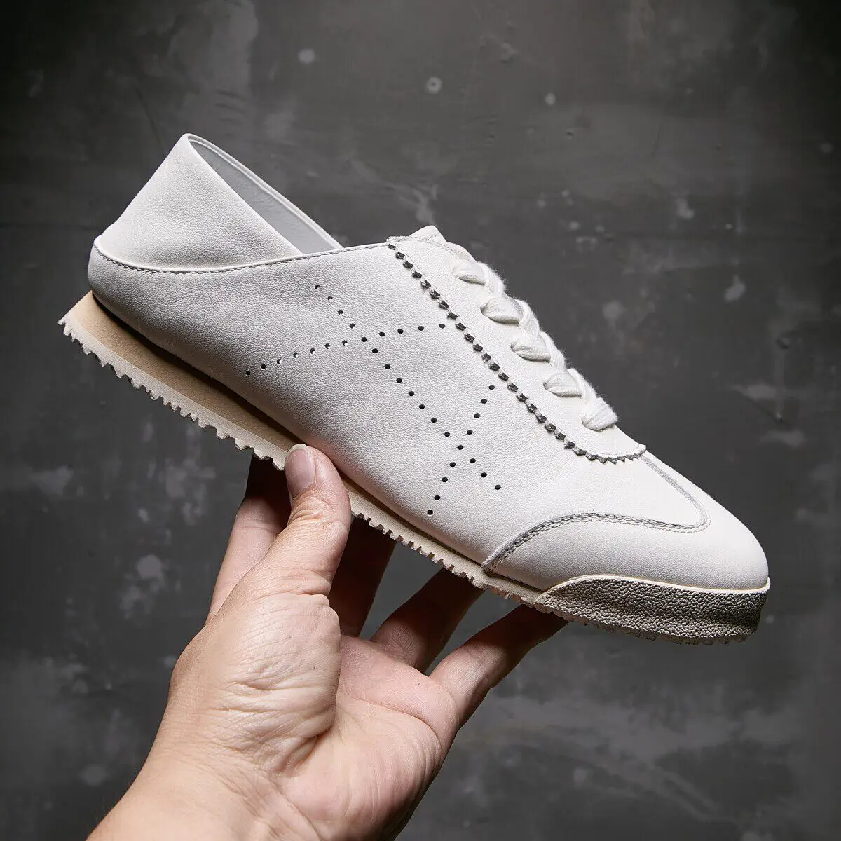 

Genuine Leather Training Shoes Men's New Arrival Two-and-a-half-tow White Shoes Retro Breathable Stopper Heeled Casual Snea