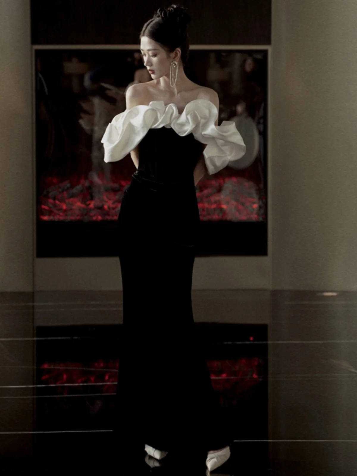 

Ele Bla Satin One-oulder Fi-Tail Evening Gown for Birthday Parties Wedding Anniversaries And Other Formal Ocns