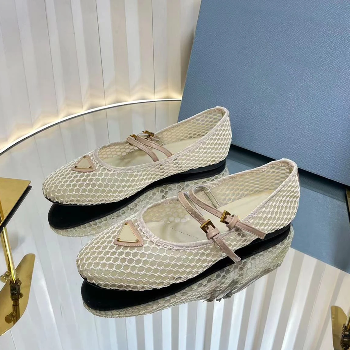 حار بيع أزياء النساء أحذية تنفس السيدات الباليه الشقق أحذية شبكة سرفا عالية الجودة عارضة ماري جين النساء أحذية مسطحة