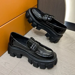 2025 new thick sole loafers leather women's casual shoes Large size shoes 35-43 size JK small leather shoes for women