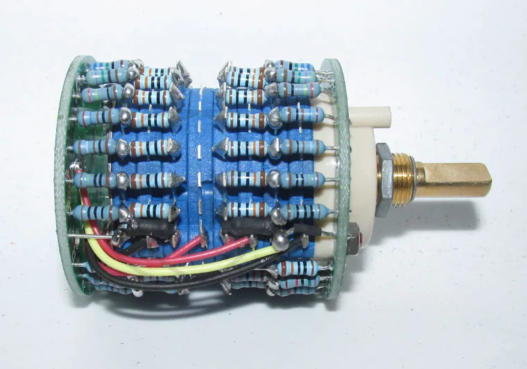 

High-precision 4 × 24-speed precision shunt step-by-step 10K 20K 50K 100K 250K 500K stereo volume potentiometer