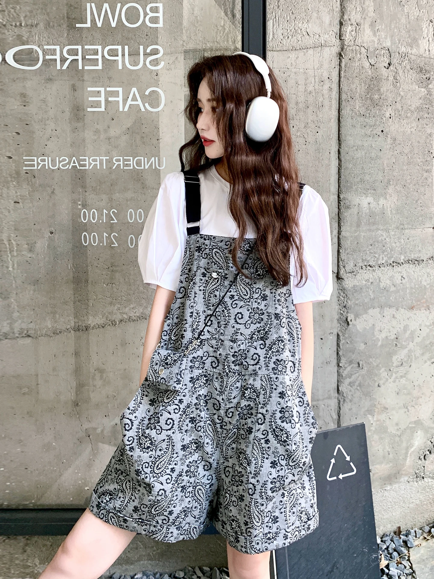 

Fashionable Youthful Floral Print Bib Overalls Set Women's Thin Summer New Casual Jumpsuit Two Piece Set Commute Style Korean...