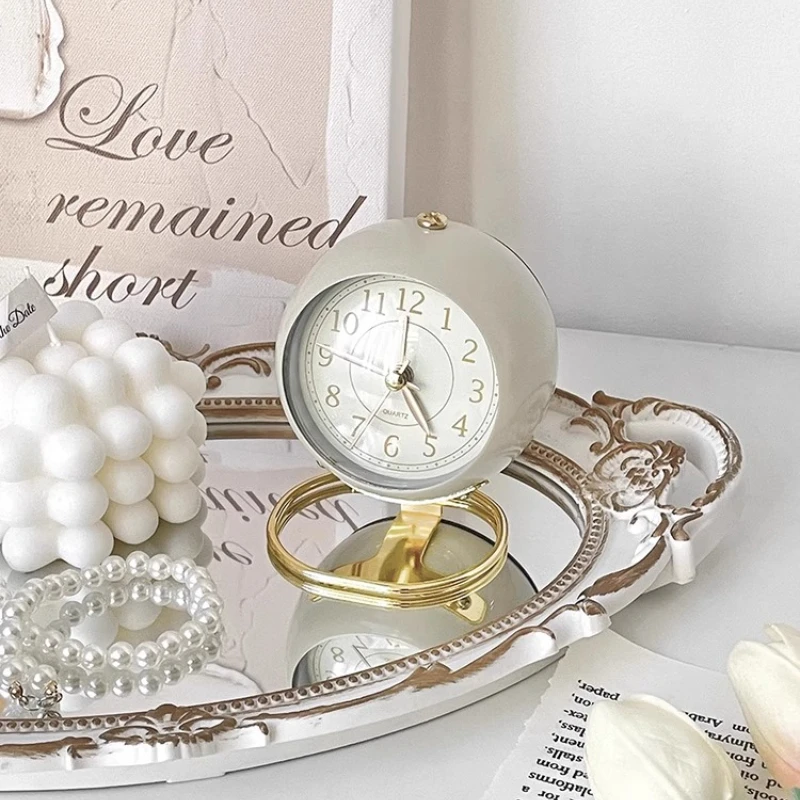 

Metal European style Alarm Clock children Silent table clock Night Light dresser decoration timepiece Light luxury modern simple
