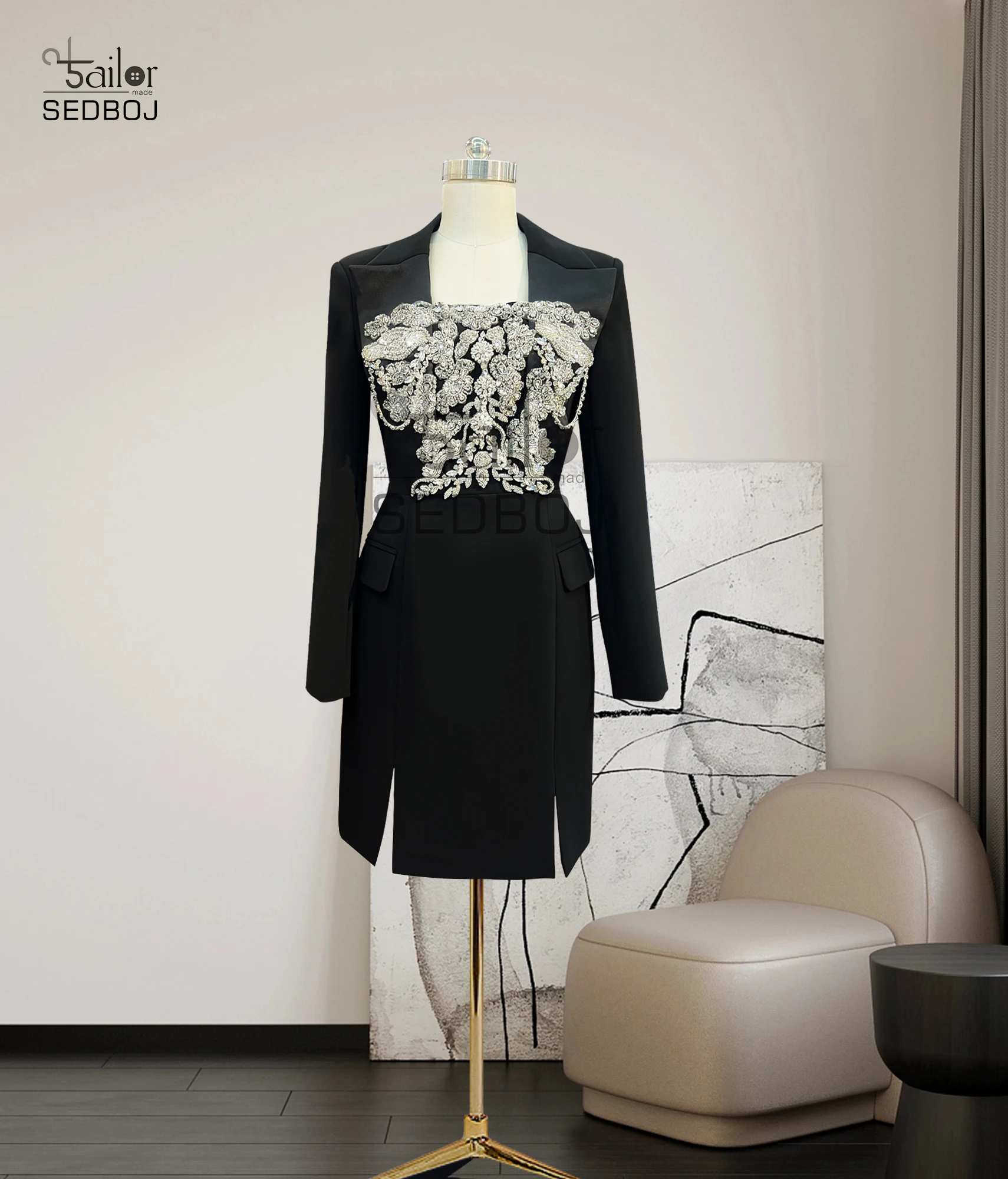 שמלת קיץ חדשה עם מחשוף ריבועי בצבע שחור וחרוזים בגזרת A