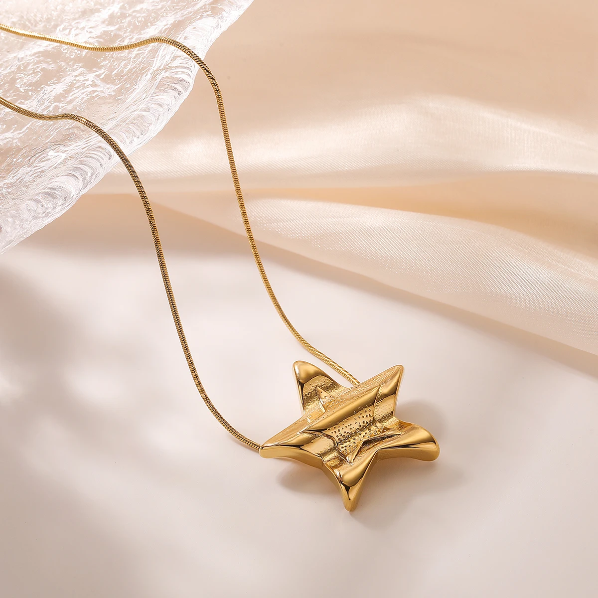 2024 New Fashion Gold Color Big Size Star Heart Pendant Necklaces For Women Non-Fading Stainless Steel Jewelry Wholesale