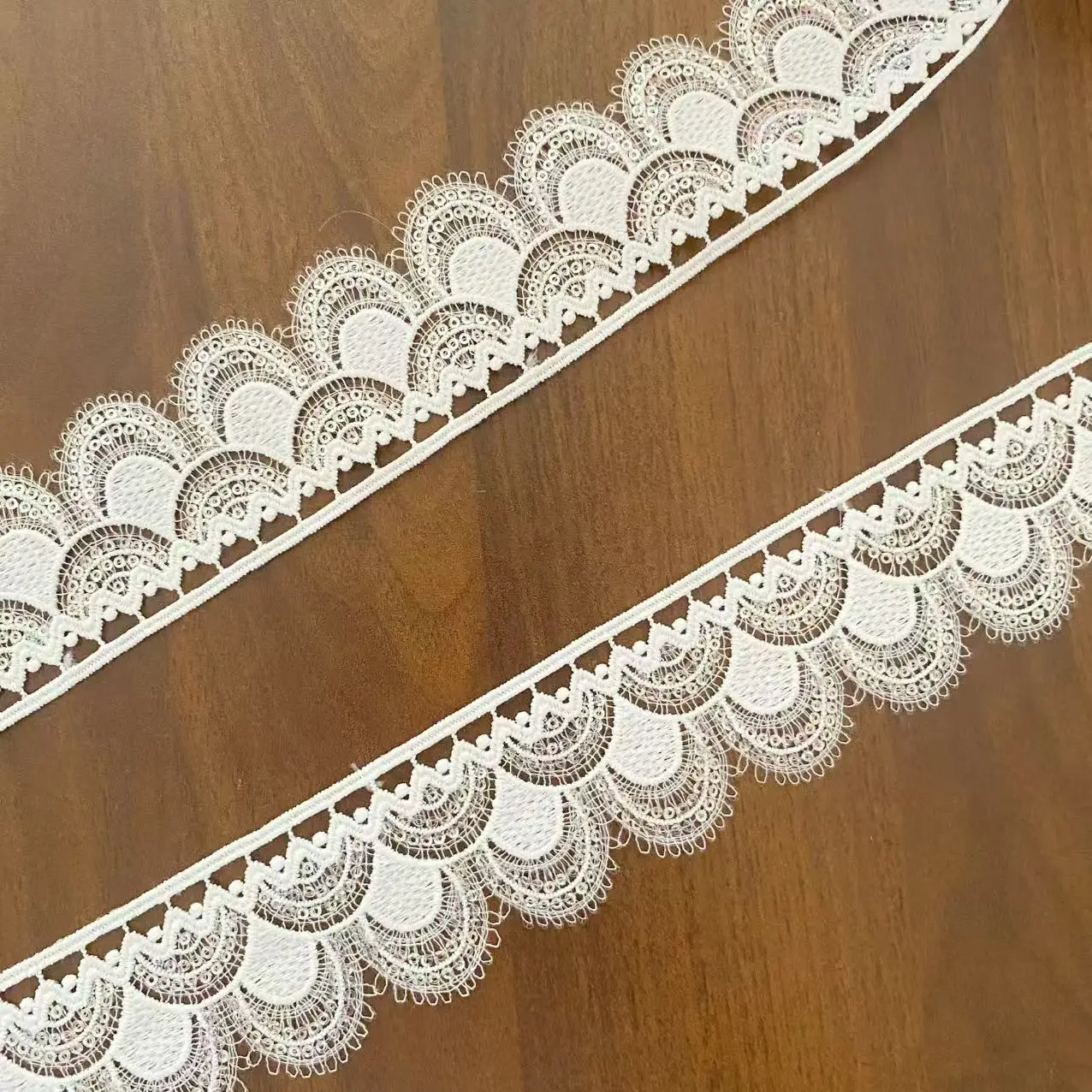 Good quality Guipure lace ribbon For DIY fashion Dresses, bride Head Veils Garments Accessories, width 4cm