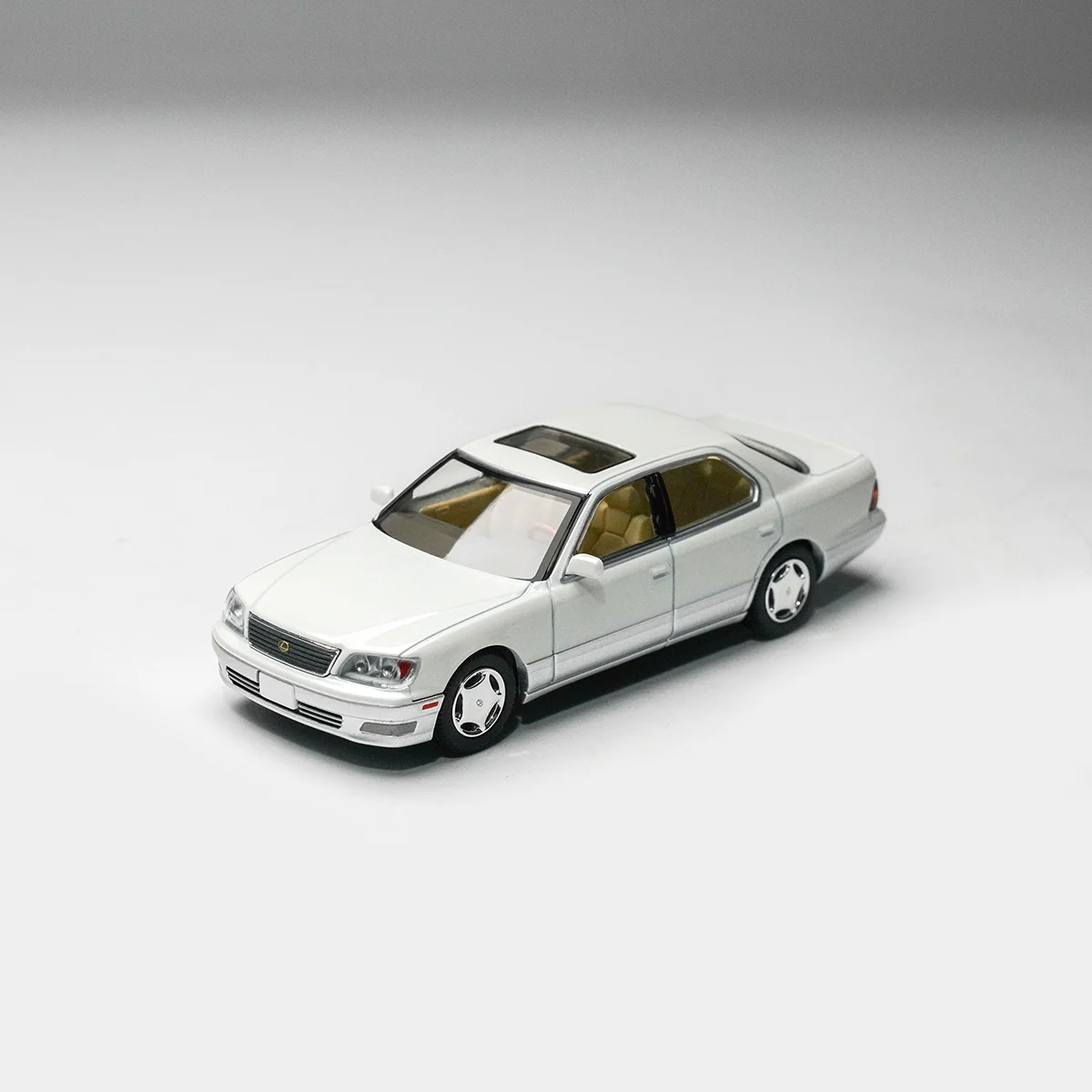 Tomytec Diecast 1/64 Scale Lexus LS400 Luxury Sedan Car Model Alloy Classic Gifts Collection Model Toys for Boy Display