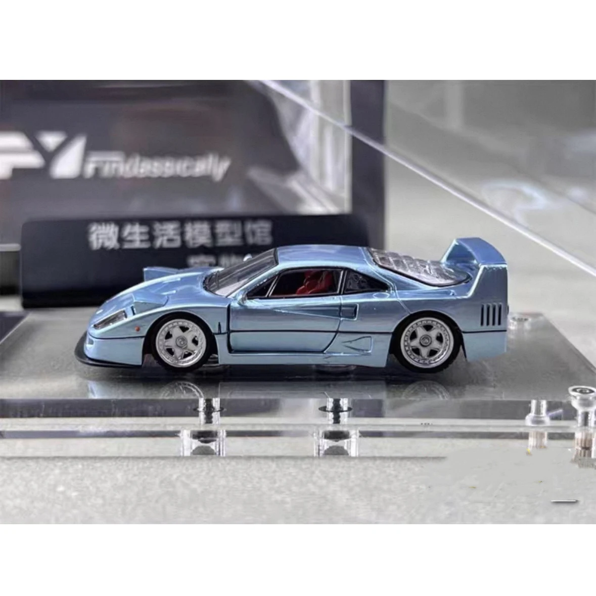 

Акции Findclassically FY 1:64 F40 Литая под давлением модель автомобиля ледяного синего цвета в 2025 году