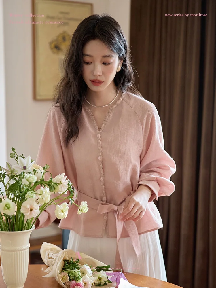 

Moriirose Women's Slim Fit Silk irt Pink V-ne Lace Trim Belted Spring Elegance Long Sve Comfortable Breathable Top