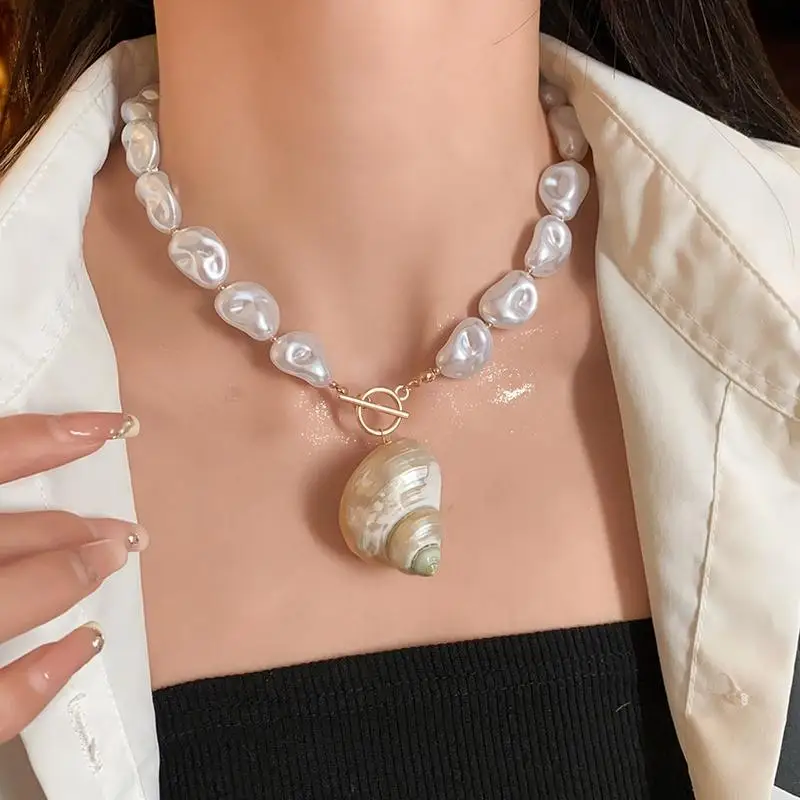 Chic Baroque Pearls Necklace with Distinctive Conch Shell Starfish Design; Women's Retro Vacation Style Jewelry