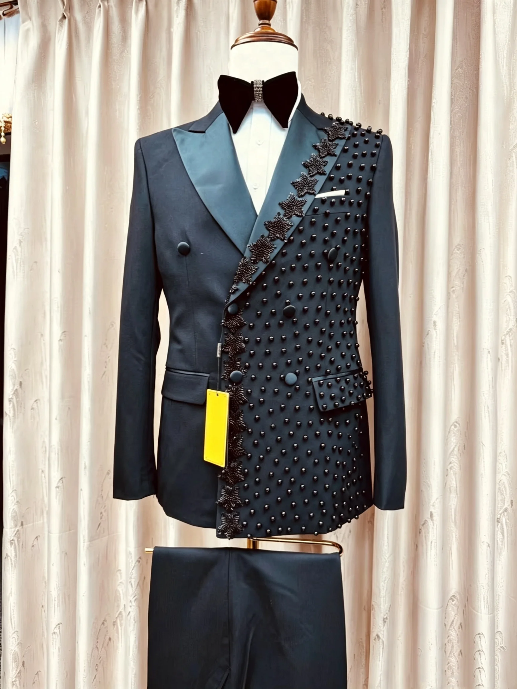 Designer Men Wedding Suits For Wedding Beaded Peaked Lapel Tuxedo Groom Wear 2 Pcs Jacket Pants Evening Party Customized