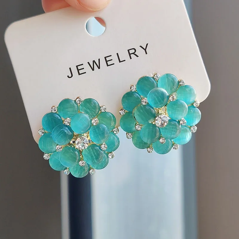 Fashion Opal Stone Flower Earring Buckle with Advanced Feeling and Versatile Clip Earrings for Women Jewelry Party Wedding Gifts