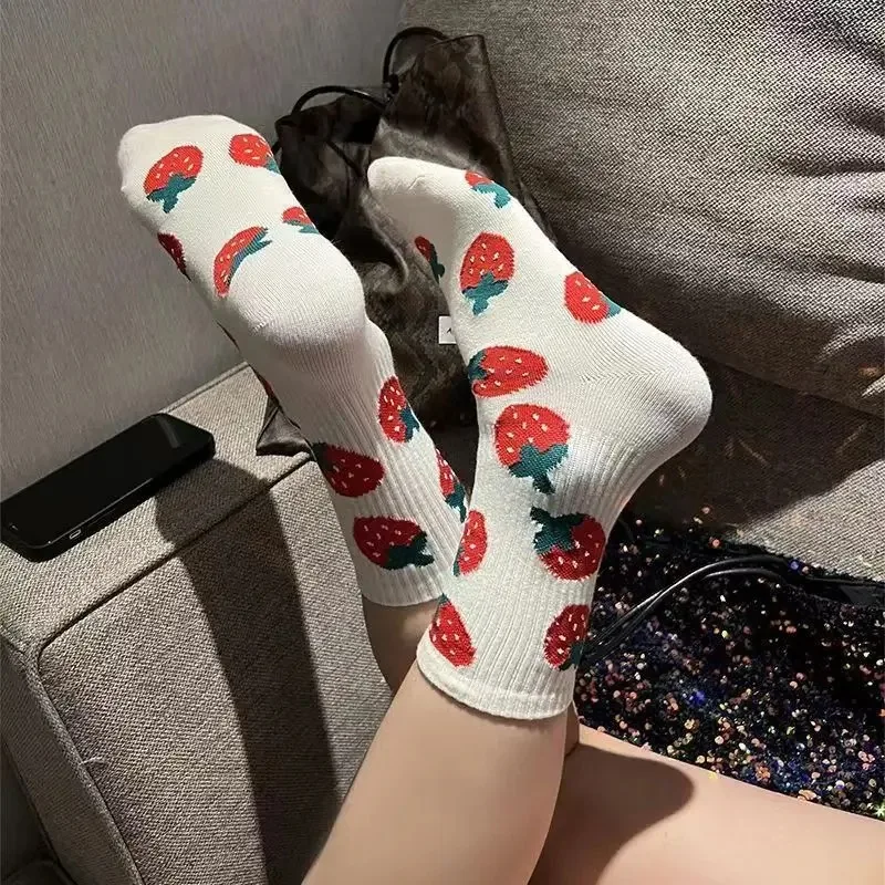 Calcetines Kawaii de algodón para mujer, medias divertidas de fresa Harajuku, color blanco, regalo de Navidad