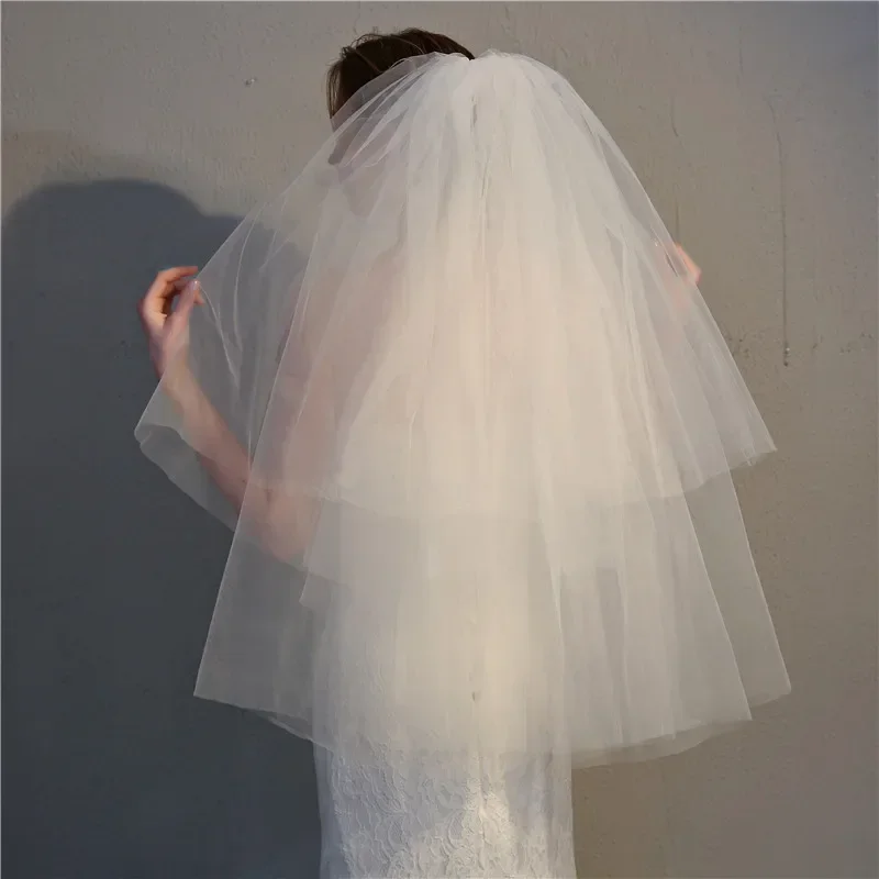 Pretty Wedding Veil 2 Tiers Short Bridal Veil with Comb  Wedding Accessories in Stock