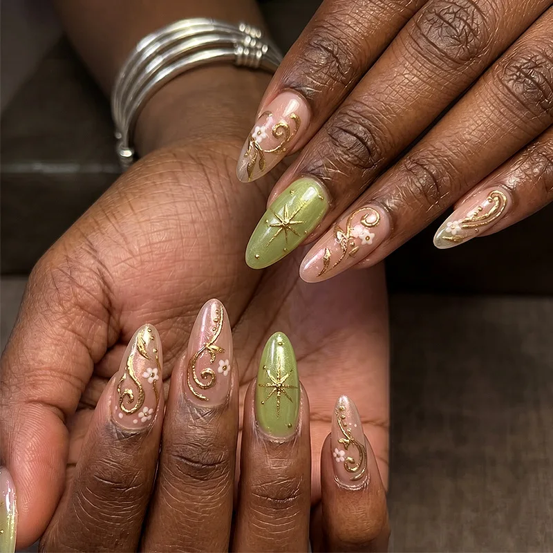 Foreign trade gilt hook line star wearing armor gradual change matcha green hand-carved fake nails white manicure