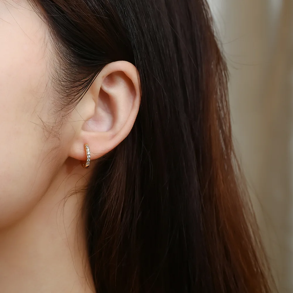 Kristall-Zirkonia Kleiner Knorpel-Creolen-Set aus schwarzem Edelstahl, runder Piercing-Ohrring für Damen, modischer Schmuck-Trend – Detail 3