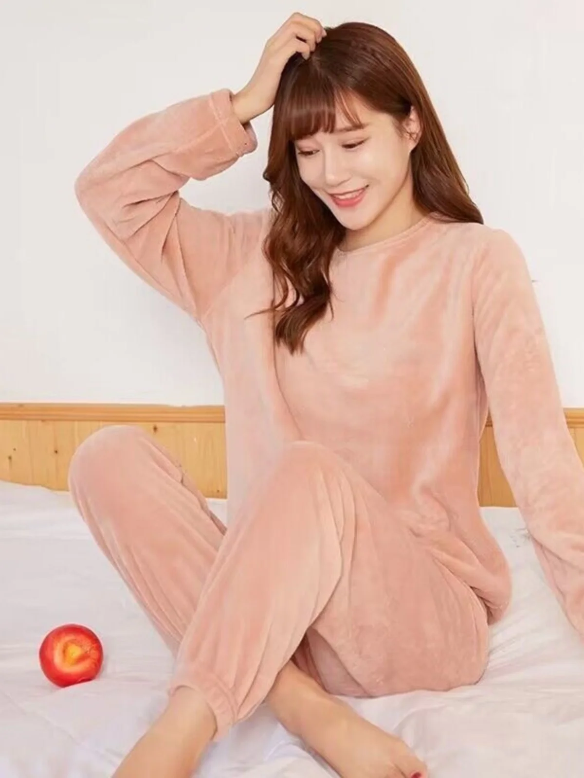 

Женский комплект домашней одежды Thiened Coral Fce, свободный крой, брюки Харлан с высокой талией, корейский Sle, простая вышивка, осень-зима...