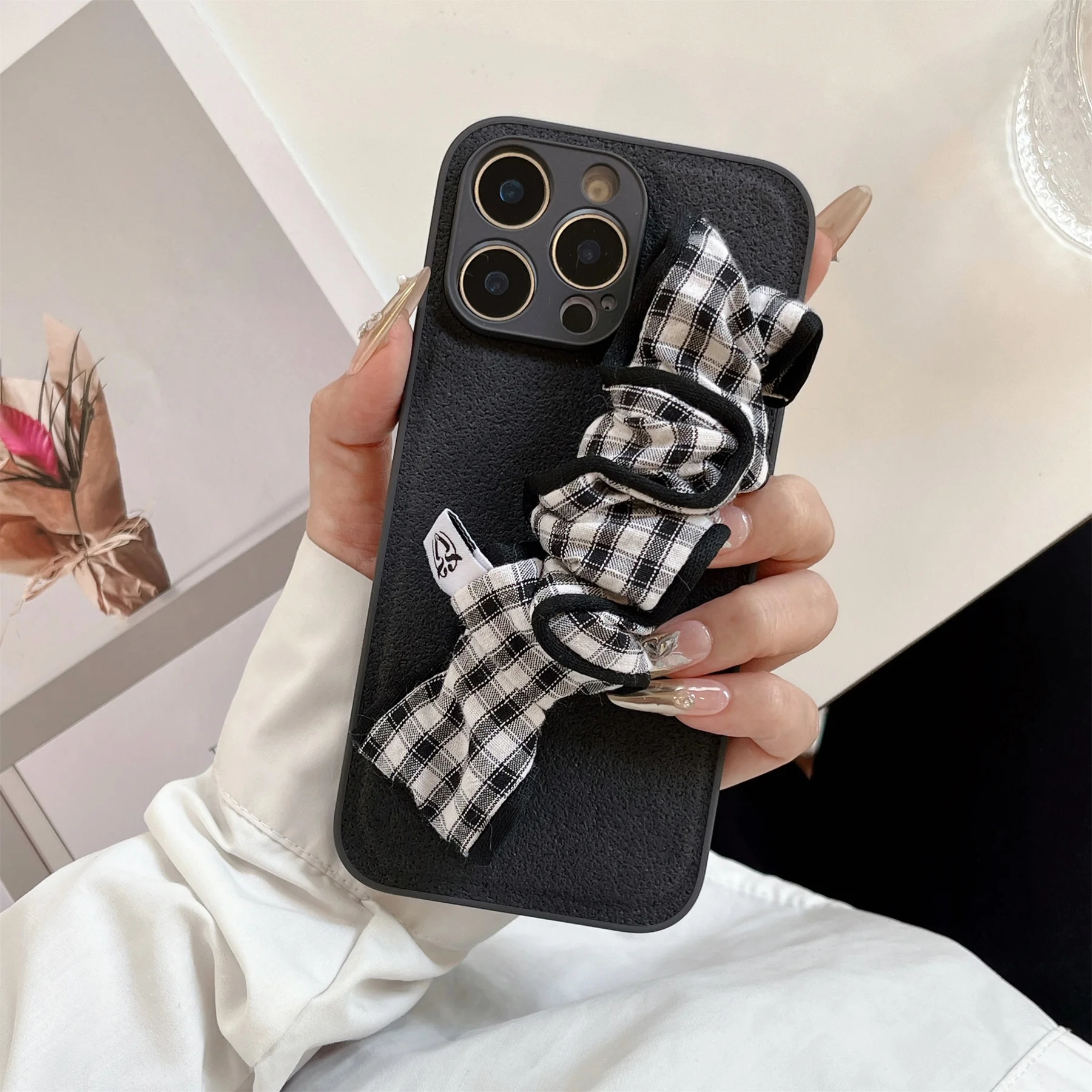 TY الفاخرة الكورية بلون القمر حفرة نمط الحال بالنسبة شعرية عقال معصمه آيفون 12 13 14 15 16 17ProMax الغطاء الخلفي