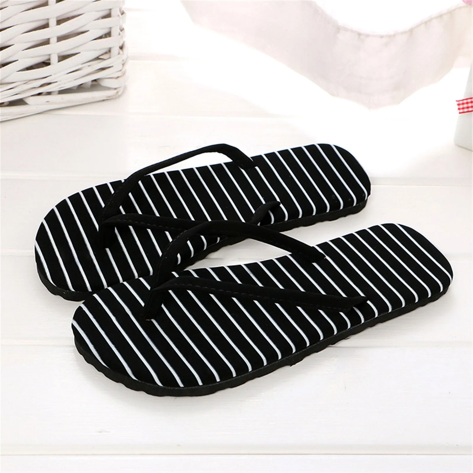 Women’S Shoes Flat Flip Flops Non-Slip Fashion Casual Breathable Outdoor Beach Shoes Zapatos Mujer 2024 Tendencia