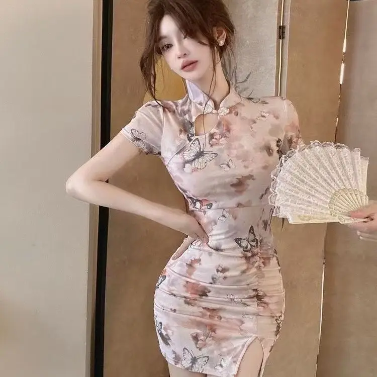 Sukienki cheongsam w stylu chińskim retro z krótkim rękawem, podkreślające talię, z nadrukiem i rozcięciem na biodrach, nowość 2025.