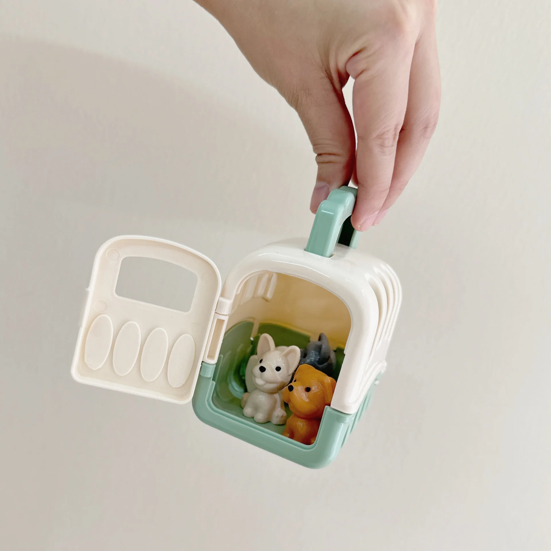 

8pcs/set cute dog pet basket family toy dog doll set dog cage toy scene Christmas decoration gift