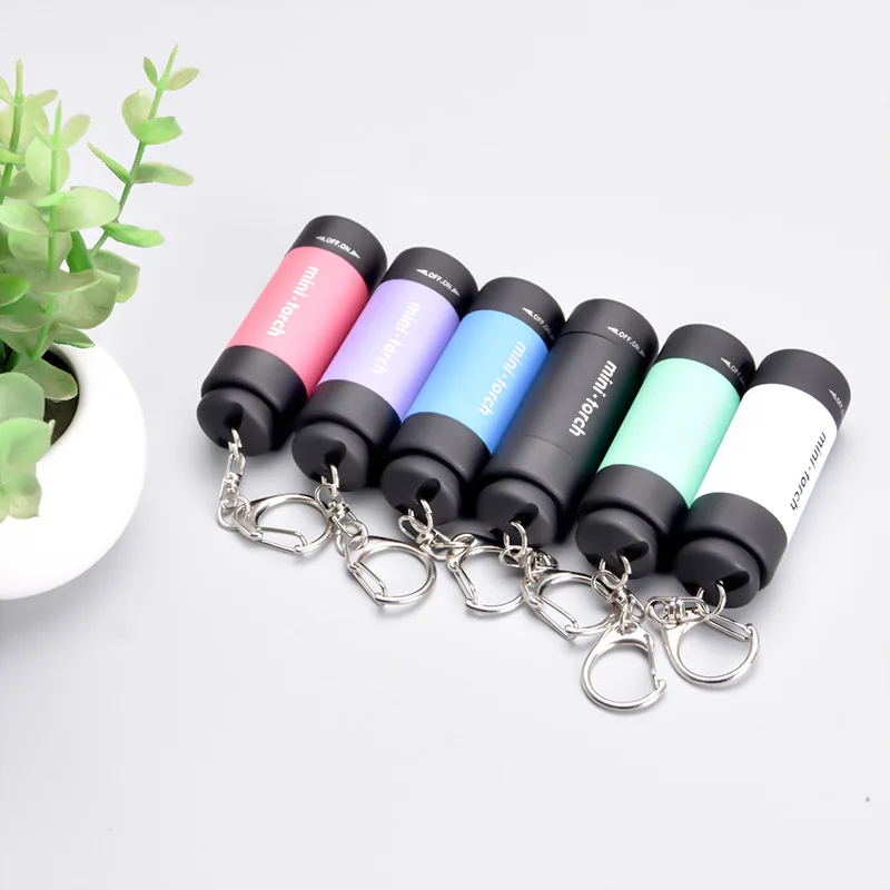 Mini Flashlight with Bright LED Lighting, Suitable for Girls and Children, USB Rechargeable, Plastic, Keychain Light