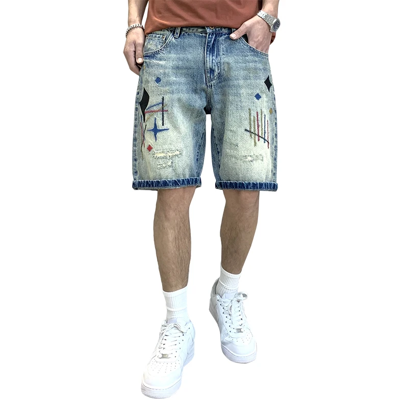 Pantalones cortos de mezclilla con agujeros y parches bordados para hombre, moda urbana, estilo coreano, personalizado, retro, recortado, verano, nuevo, 2024