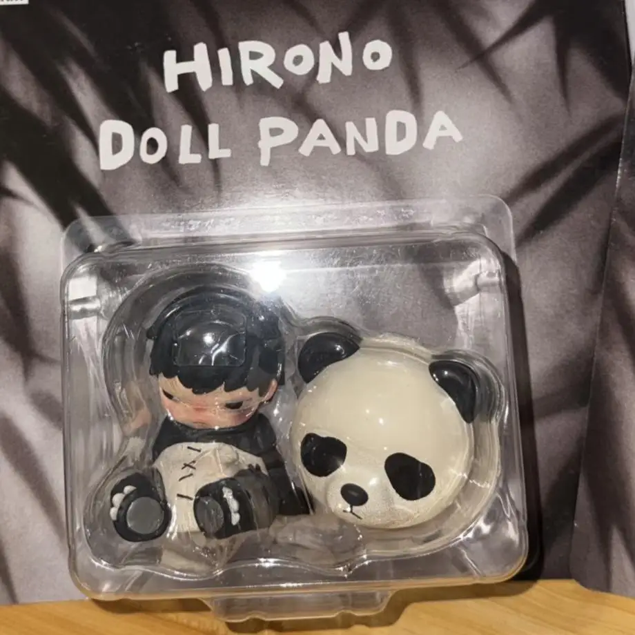 Hirono Doll Panda Collection Action Figures Figurina carina Giocattolo alla moda Ornamento Regalo di Natale