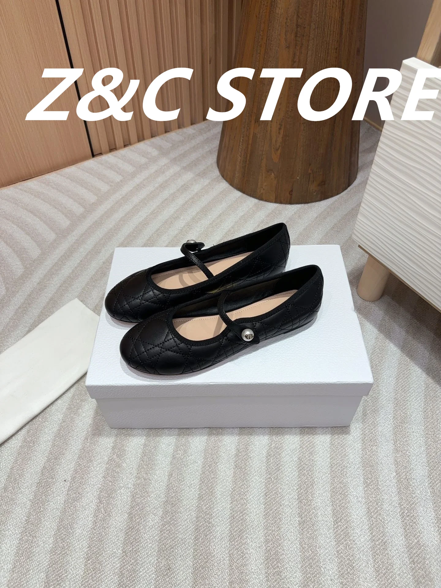 French Mary Jane single shoes summer new one word buckle with pearl shallow mouth round head flat leather women's shoes