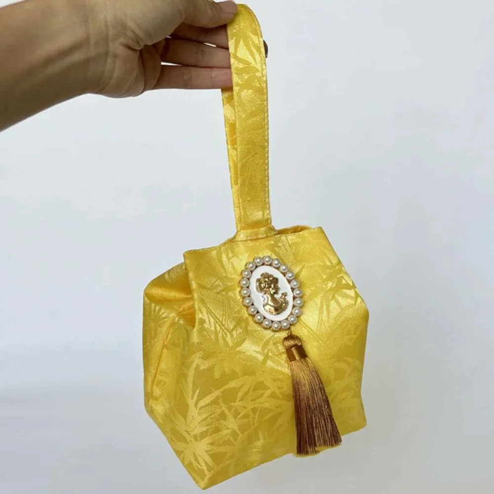 Portable Flower Pendant Tassel Knot Wrist Bag Temperament Make Up Pouch Wedding Candy Bag Printing Chinese Style Handbag Girls