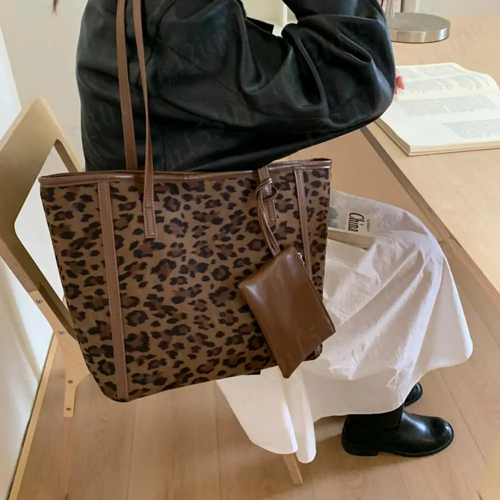

Leopard Print Tote Bag with Small Purse Large Capacity Commuting Shoulder Bag Autumn Winter Retro Handbag Travel Top-Handle Bags