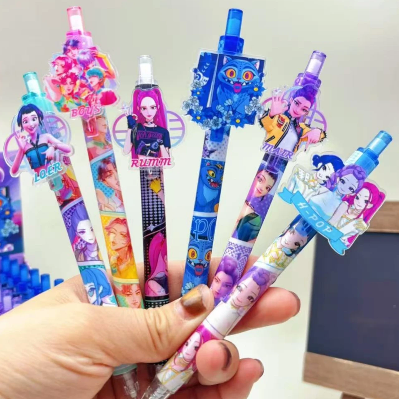 Stylos à gel sur le thème des chasseurs Anime Gilrs Lumi Mila Zoi, stylos à breloques en acrylique noir, papeterie pour étudiants, fournitures scolaires et de bureau, cadeaux