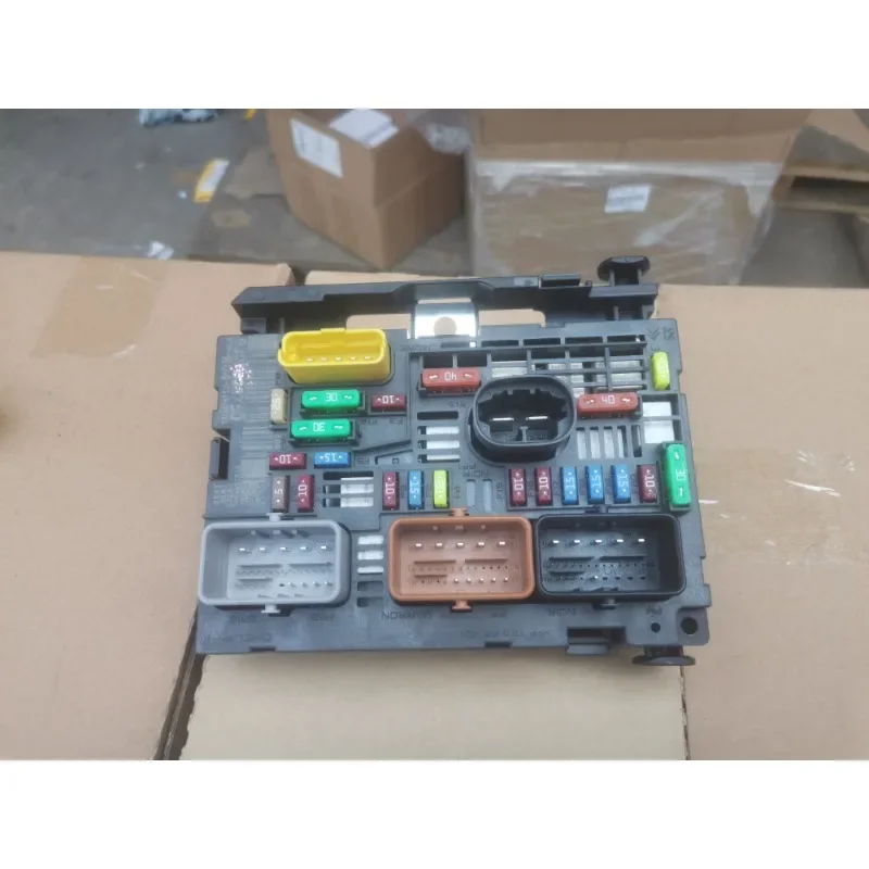 Fuse box component 9809742880 9666700480 9807028780, suitable for Peugeot 307/408/308 BSM R05=R20 for Citroen C4 BSM