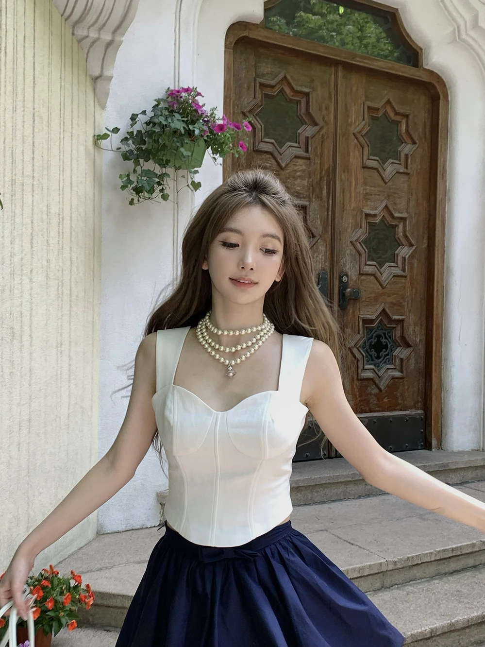 

Женская облегающая майка Le 9 RomanLand с широкими бретелями и имитацией косточек, универсальная, летняя, модная, в нежном стиле