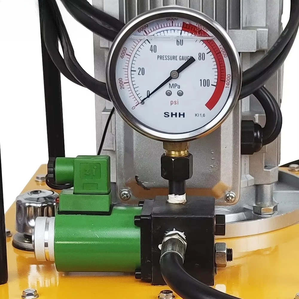 Hydraulic piston pump 3.0 kW single acting 700 bar pack