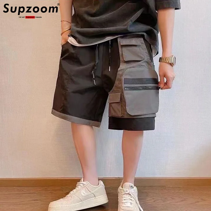 

Supzoom New Arrival Top Fashion Summer Loose Casual Belt Design High Street Trendy grid Stitching Pocket Personalized Shorts Men