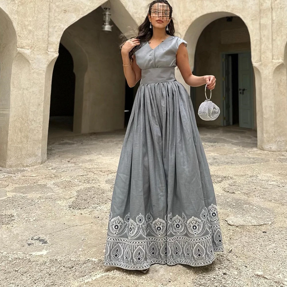 

Customized Customized Classic Embroidery Pleat V-Neck Floor Length A-Line Vestidos De Fiesta Chiffon Sleeveless Vestidos Para Mu