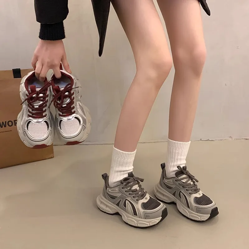 

2025 New Korean Style Platform Dad Shoes for Women Breathable Mesh Sneakers Chunky Sole White Fashion Casual Sports Shoes