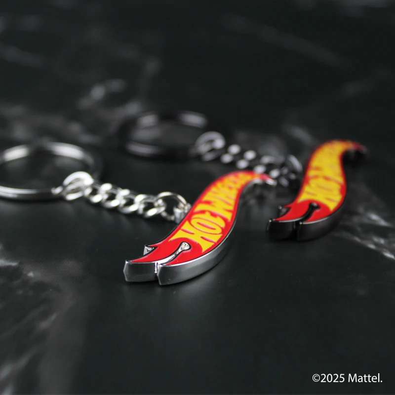 Brelok do kluczy z logo Hot Wheels 2025 Nowy męski mini wisiorek z łańcuszkiem Niezabudzany model pojazdu Akcesorium Zabawka Prezent dla chłopca