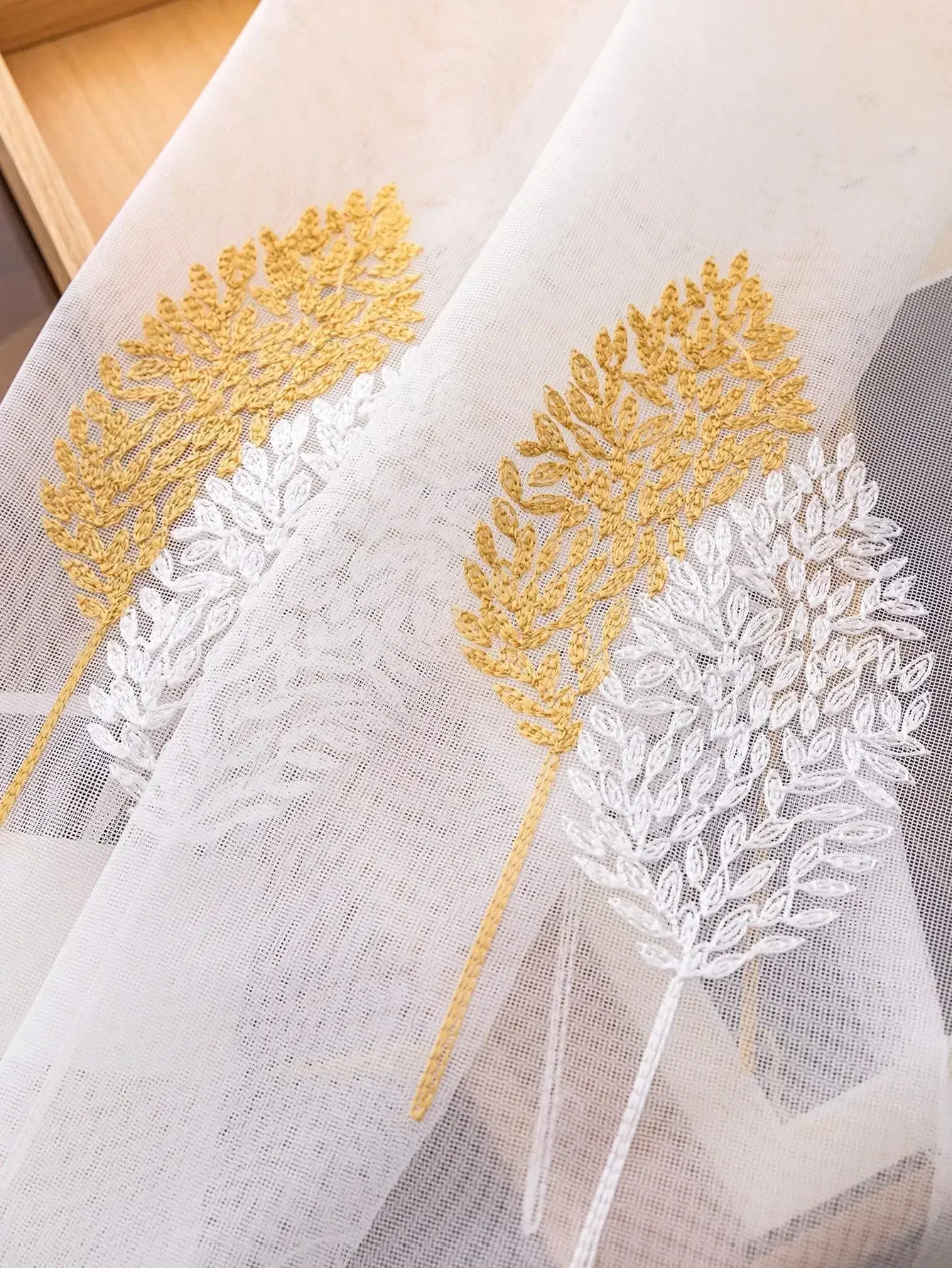 Gelbe und weiße Doppelblätter im pastoralen Stil, Stickerei, Gaze, braunes Blatt, Stickerei, Gaze-Vorhang, Wohnzimmer, Schlafzimmer, Vorhang