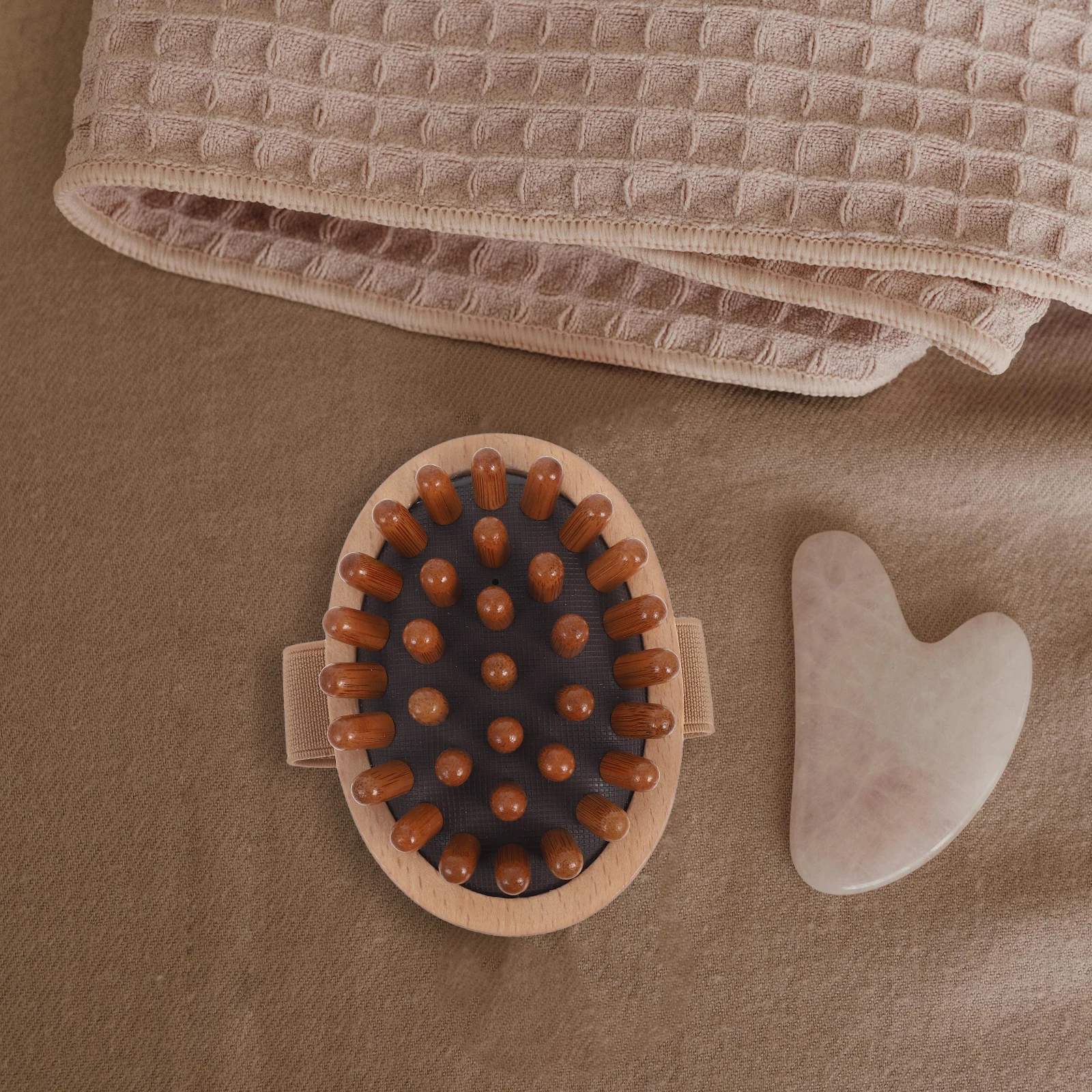 

Деревянный массажер для кожи головы, инструмент для массажа акупунктурных точек, эргономичная ручка, массажная расческа для волос, ручной расслабляющий стимулятор меридиана, щетка