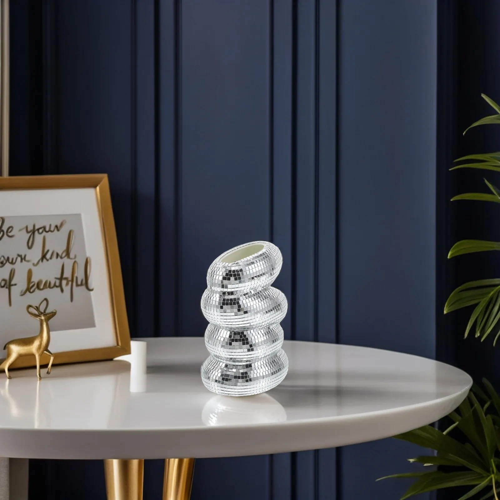 Verspiegelte Spiral-Blumenvase Silber Glänzende Disco-Skulptur Knospenvase Dekorativer Pflanzentopf für Moderne Heimdekoration Party Hochzeit Schminktisch