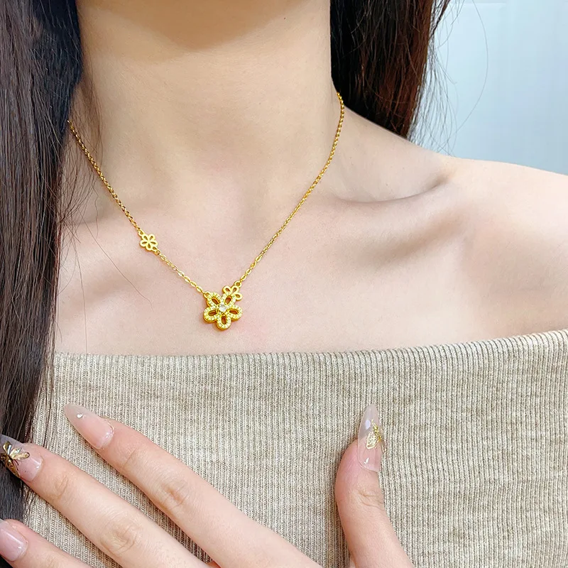 

Luxury 24K 9999 Pure Gold real gold Drill Hollow Five-petal Flower Pendant Rotating Cherry Blossom Necklace