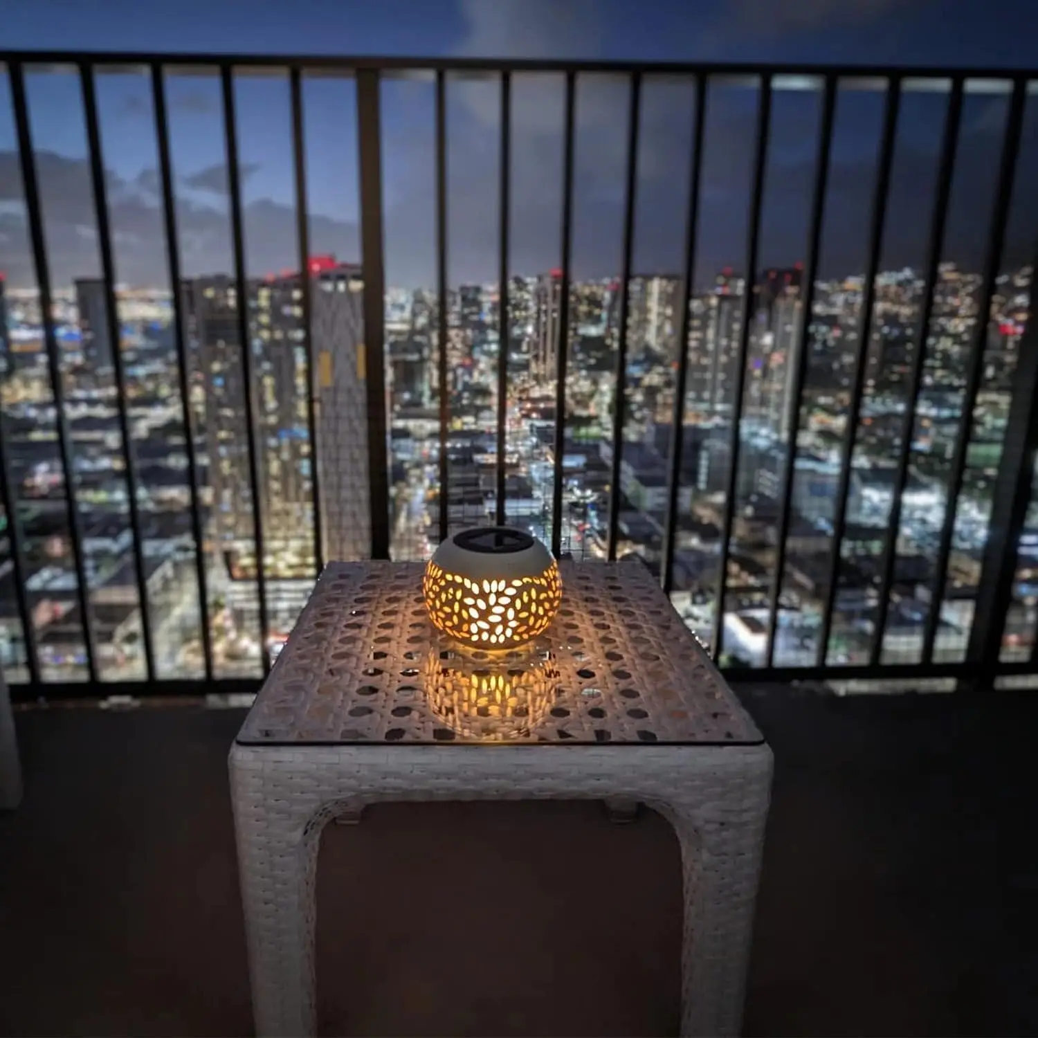 Solar Table Light Outdoor Solar Powered LED Lamp Hollowed-Out Metal Desktop Decorative Lantern Patio Garden light Desktop Light