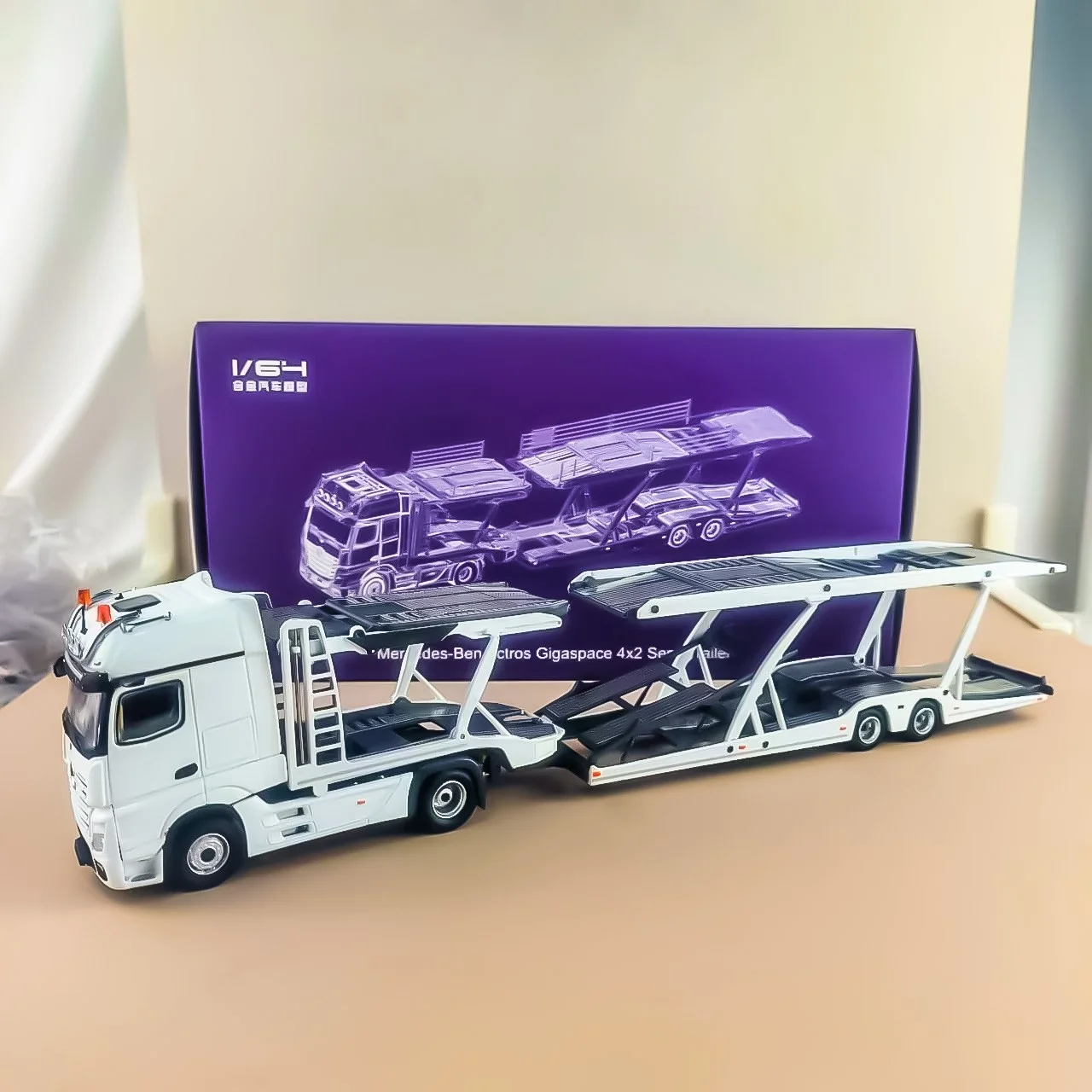 

UNIQUE MODEL 1:64 Mercedes-Ben Actros Gigaspace 4X2 Semi Trailer Diecast Model
