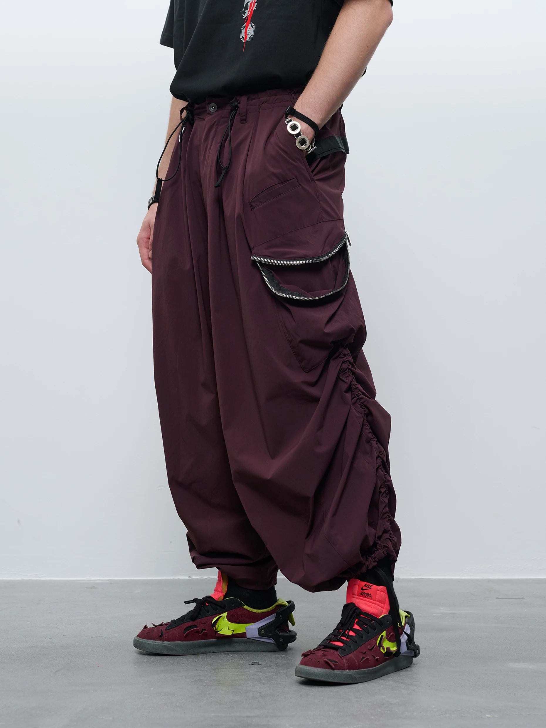 

INCONSTANT 25AW P16E-DC multi pocket cargo pants Dark Claret Avant-Garde Fashion streetwear workwear Loose trousers