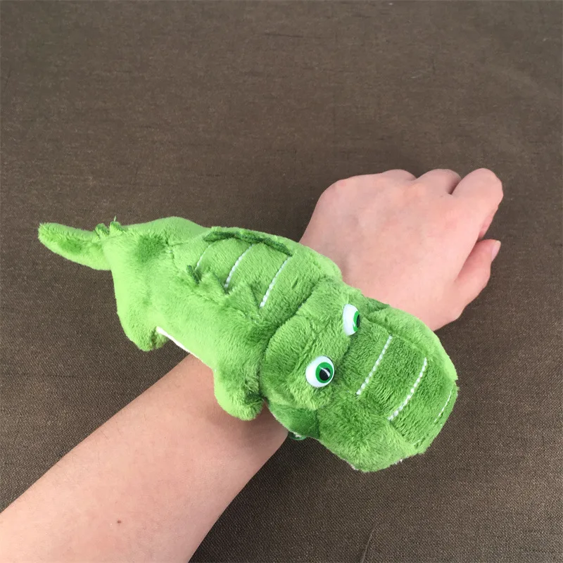 1Pcs 23CM Green Crocodile Doll Bracelet Creative Cute Children Party Decoration Funny Animal Doll Bracelet Festive Small Gifts