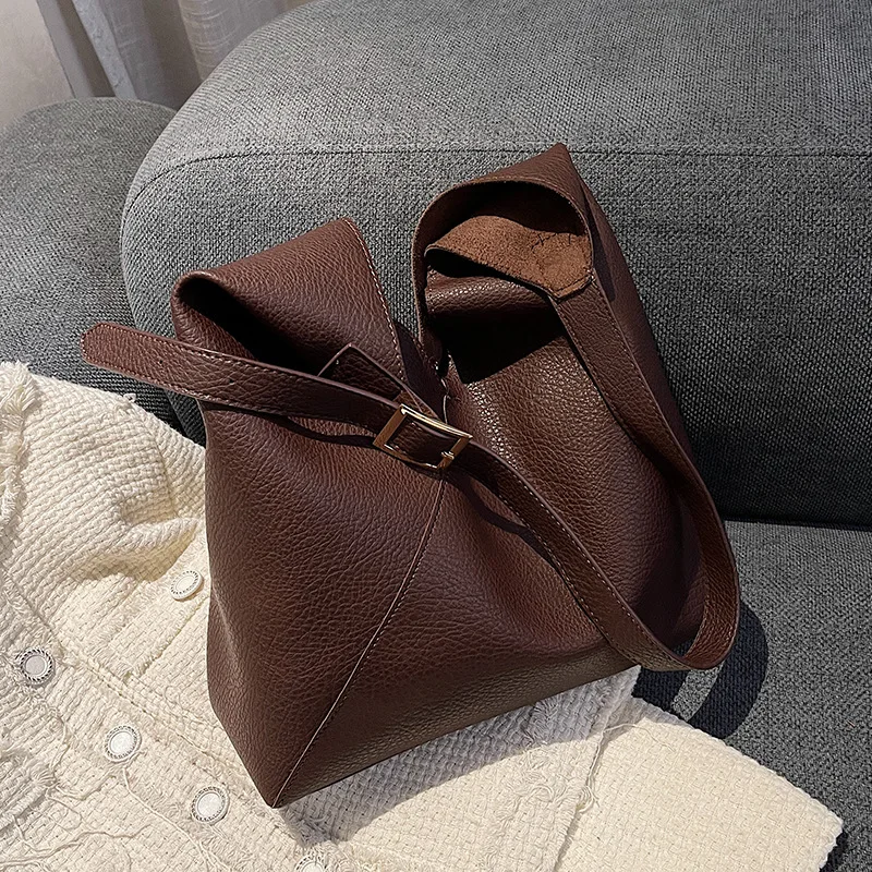 2024 New Leather Large Soft Bucket grandi borse a tracolla semplici per borse da scuola di design di lusso da donna Wrok