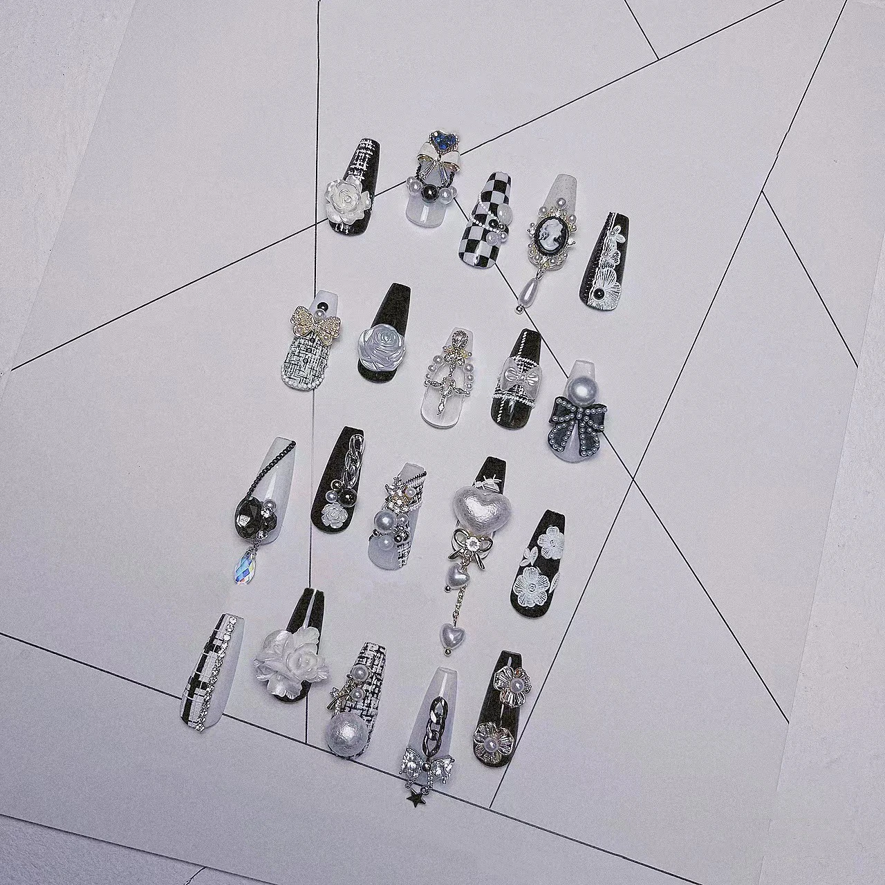 1 pcs 5d weich geprägte weiße schwarze Vintage Hahnen tritt bogen kleber Nail Art Aufkleber Aufkleber Maniküre dekorative Nagel aufkleber